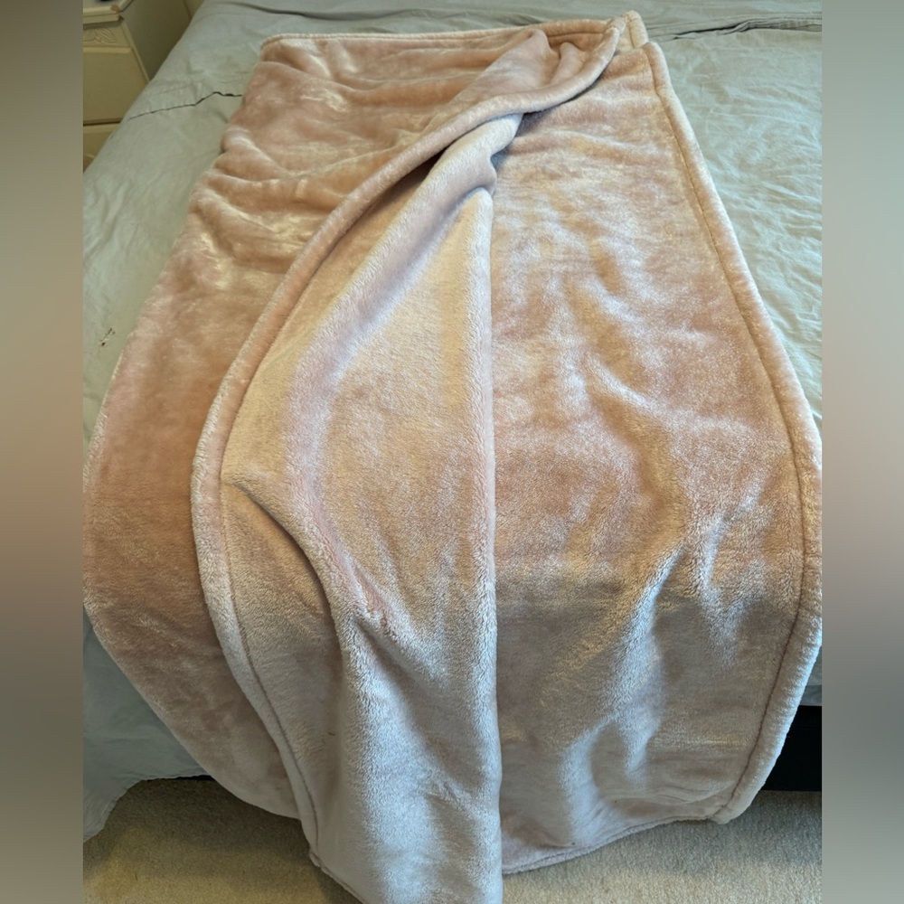 Pale Pink Fleece Throw